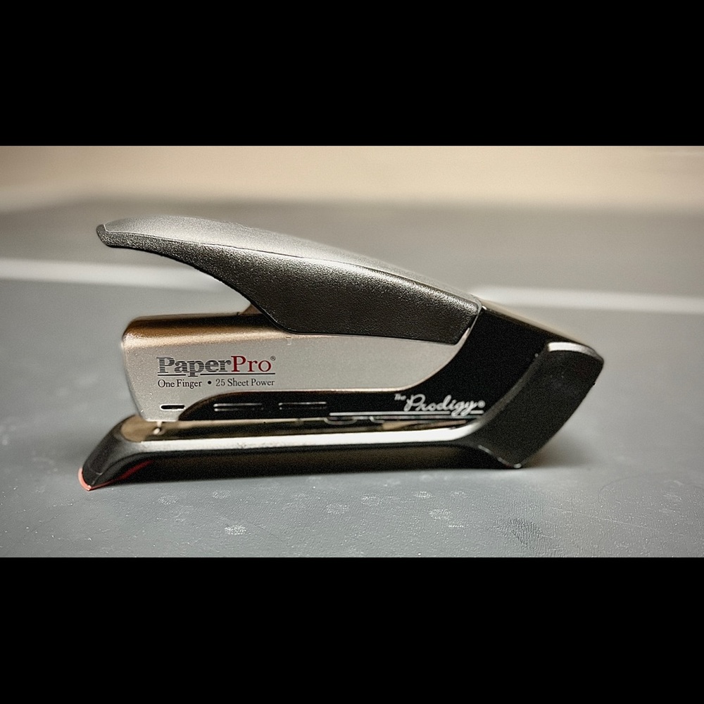 COPY - Paperpro One Finger Stapler - The Prodigy. 25 sheet power. Black/Silver. - Picture 1 of 6